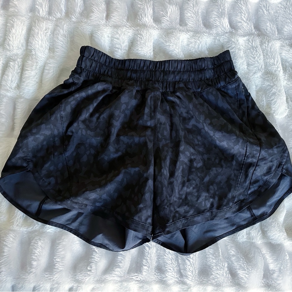 Lululemon Track that short 5” black patterned